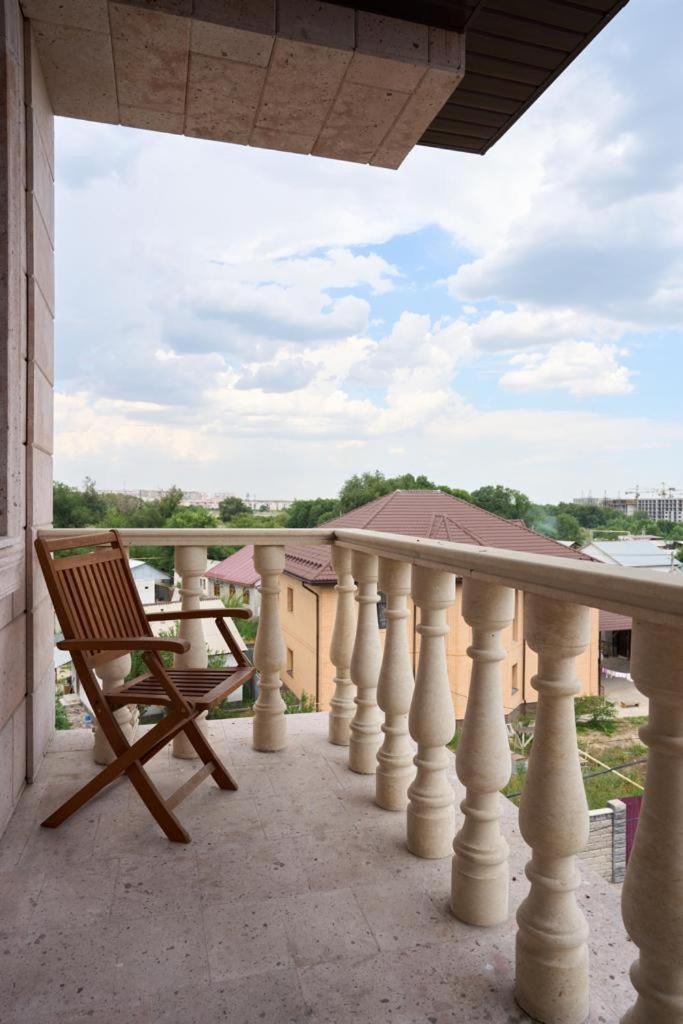 אלמטי 7Days Hotel מראה חיצוני תמונה