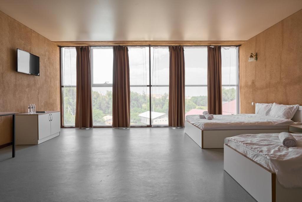אלמטי 7Days Hotel מראה חיצוני תמונה