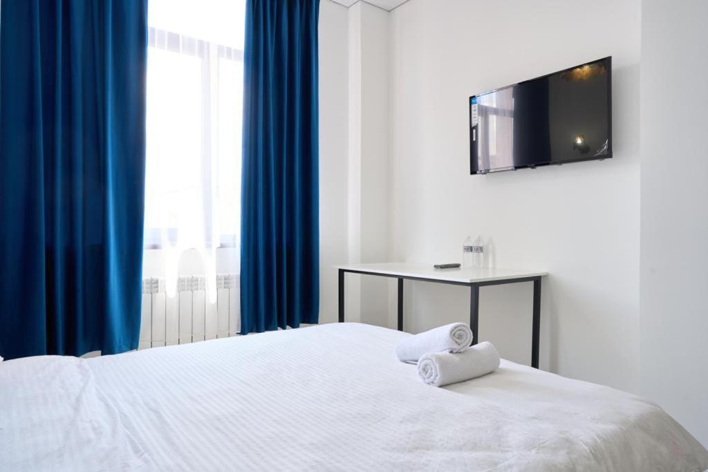 אלמטי 7Days Hotel מראה חיצוני תמונה